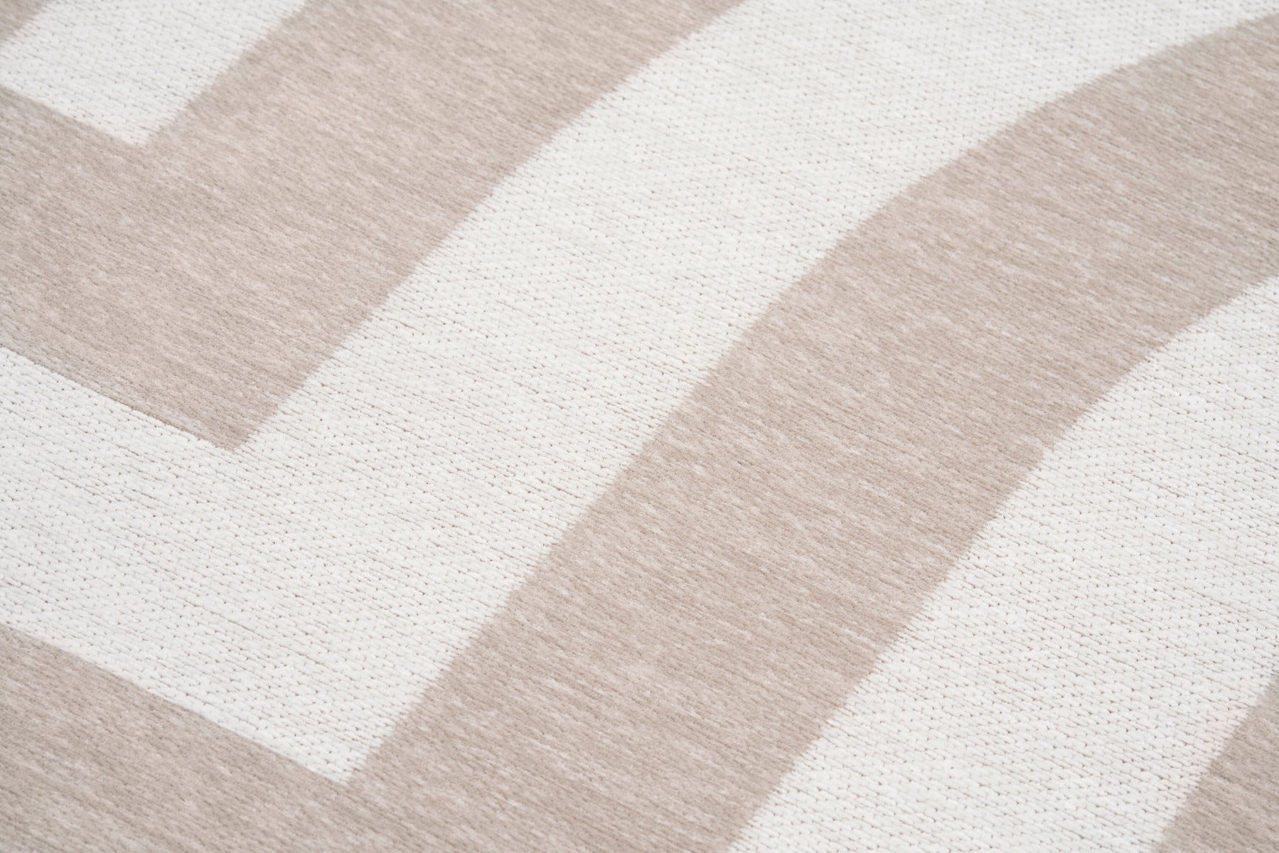CARPET DECOR TIFFANY BEIGE BadlyBitten