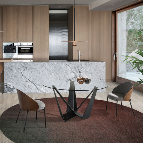 Esstisch aus mit Tischplatte aus Einscheibensicherheitsglas