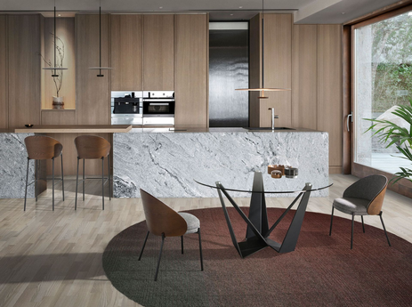 Esstisch aus mit Tischplatte aus Einscheibensicherheitsglas