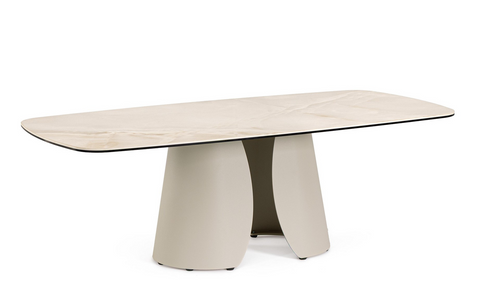 Couchtisch Ardis in Hellbeige mit Keramikplatte im Onyx-Effekt und skulpturalem Stahlfuß
