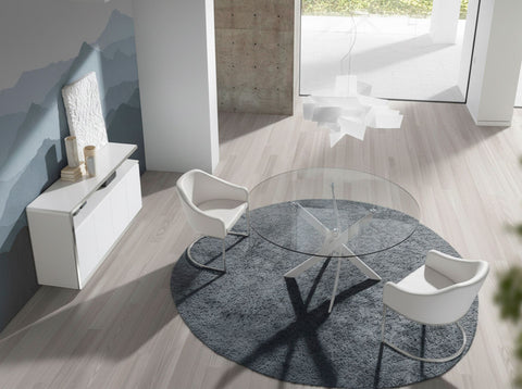 Runder Esstisch aus gehärtetem Glas mit weißen Stahlbeinen